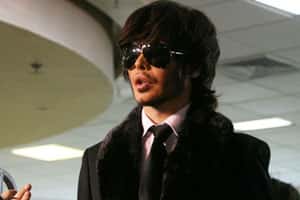 Сергей Зверев будет бесплатно стричь и красить ветеранов