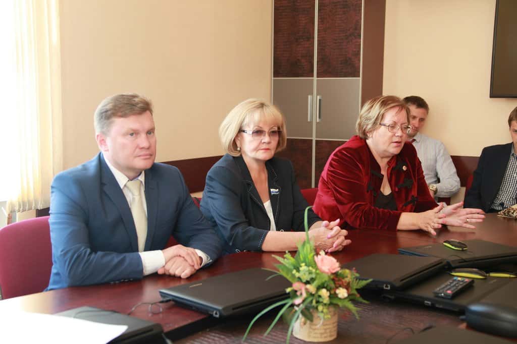 СМИ: Очередной скандал произошел во внутриполитическом бомонде губернатора Куйвашева