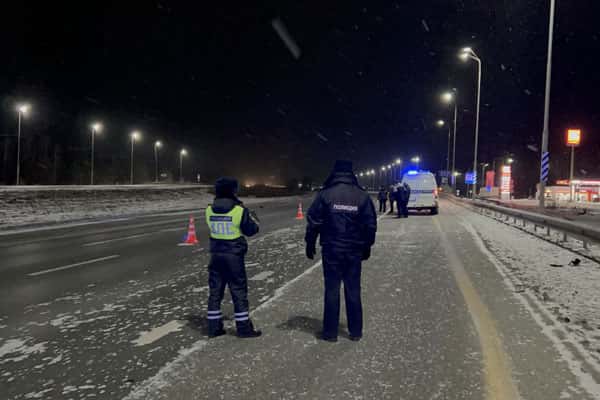 На Среднем Урале разыскивают очевидцев смертельного ДТП и родственников погибшего пешехода