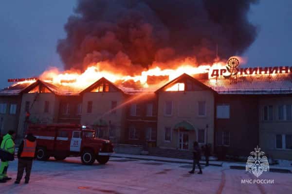 Накануне в Свердловской области на трассе сгорела гостиница