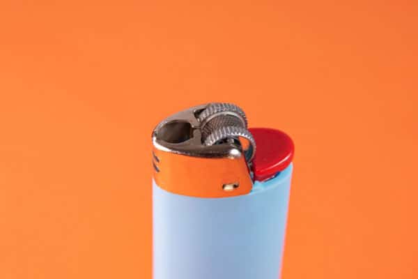 Депутаты ЗакСобрания Свердловской области поддержали запрет продажи детям товаров, содержащих газ