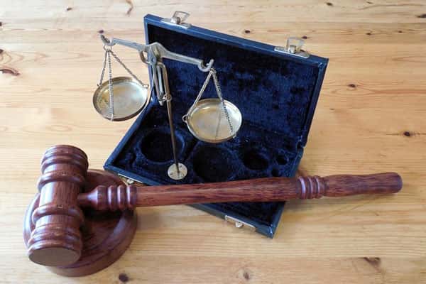 Свердловский областной суд оставил под стражей обвиняемую в госизмене