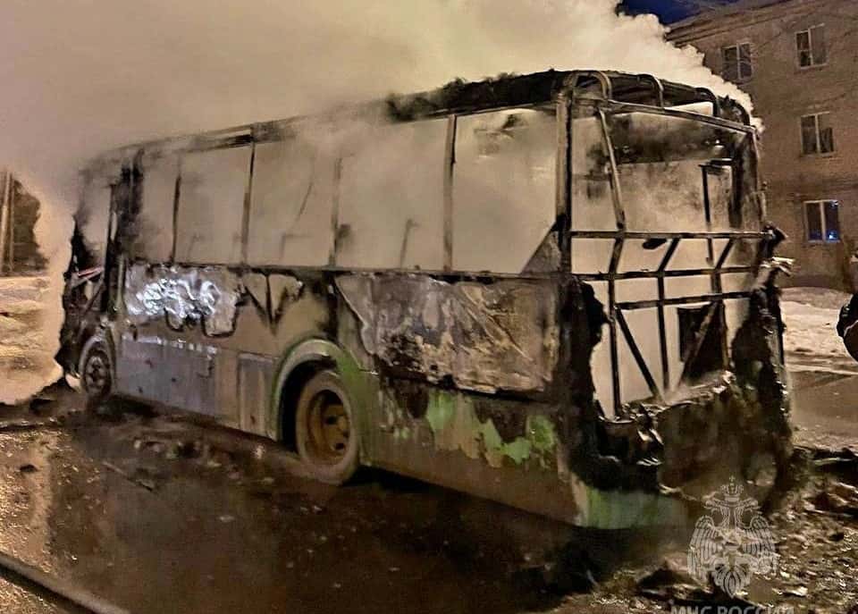 В Тюмени загорелся маршрутный автобус 
