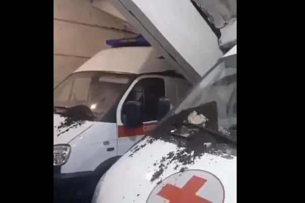 В Свердловской области рухнула крыша гаража городской больницы