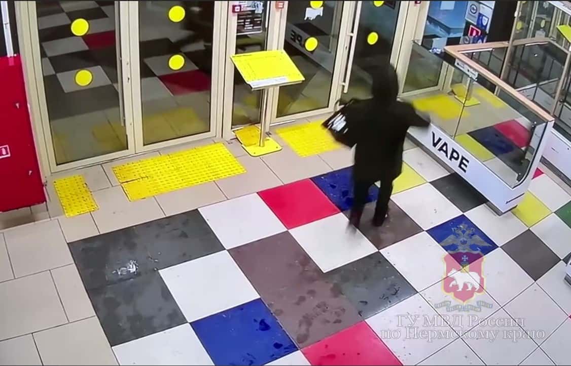 В Прикамье бывший заключённый отмечал освобождение и ограбил магазин 