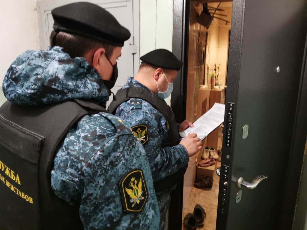 Жительница Екатеринбурга сдала приставам сожителя, задолжавшего ребёнку алименты 