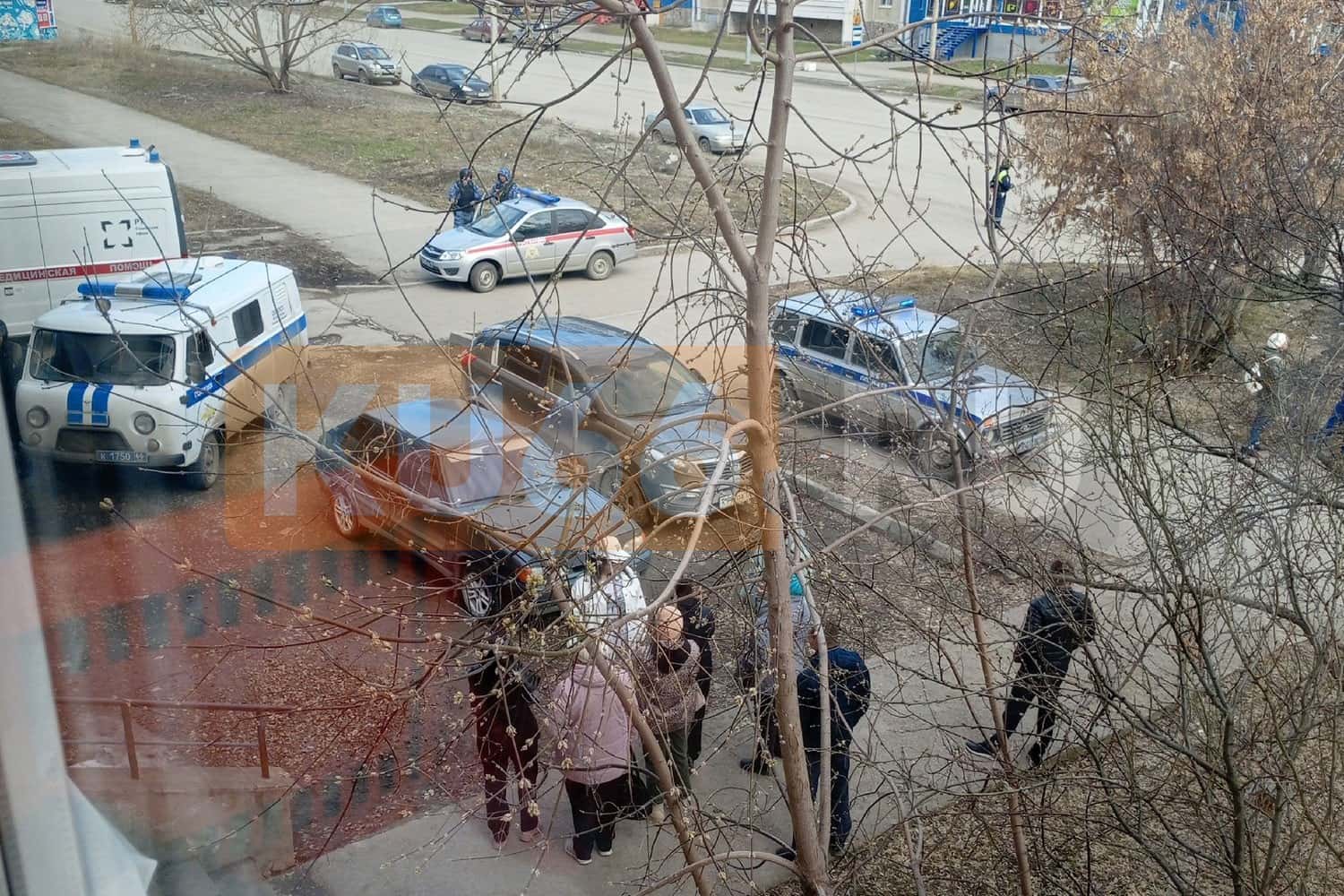 В посылке из Таджикистана зазвонил будильник телефона, который вызвал переполох на почте