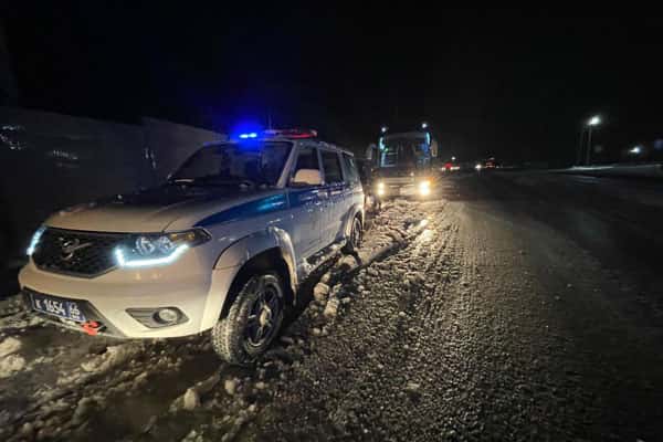 ГИБДД опровергла информацию о скоплении транспорта на 40 км. на трассы Пермь-Екатеринбург" и отсутствии помощи