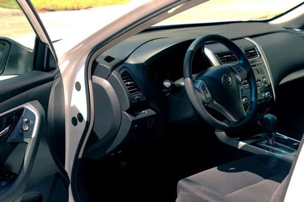 В Екатеринбурге из-за перекрытого в рабочий день центра города возникли огромные пробки 