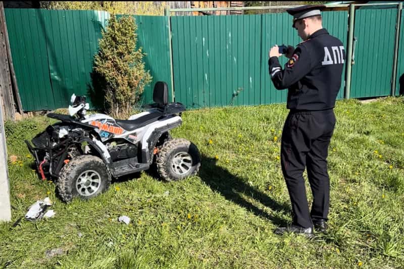 Отец разрешал покататься! В Свердловской области дети на квадроцикле попали в ДТП