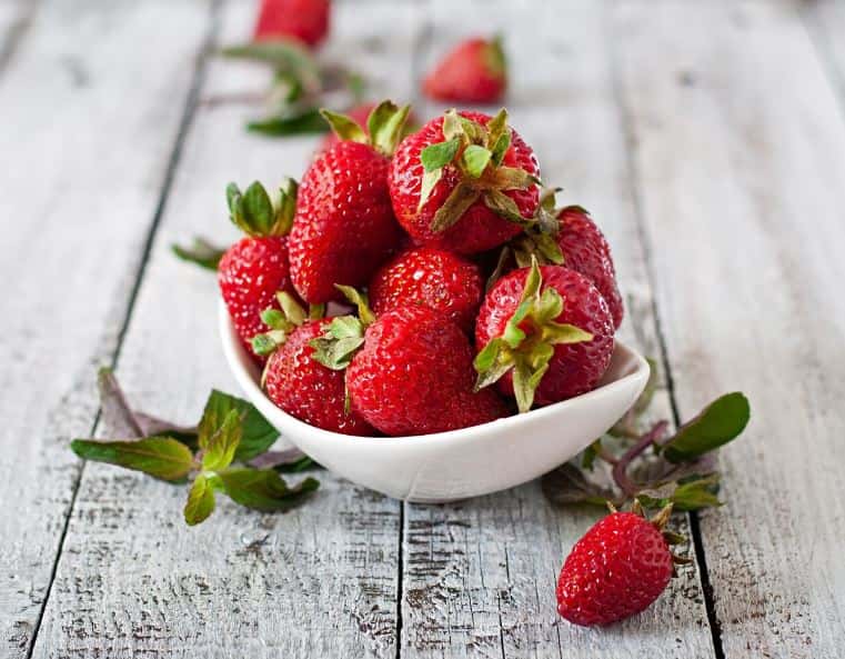 Клубника резко подорожала в России 