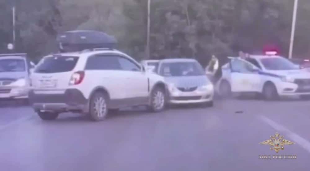 В машине был ребёнок - в Магнитогорске полицейские устроили погоню за нарушителем