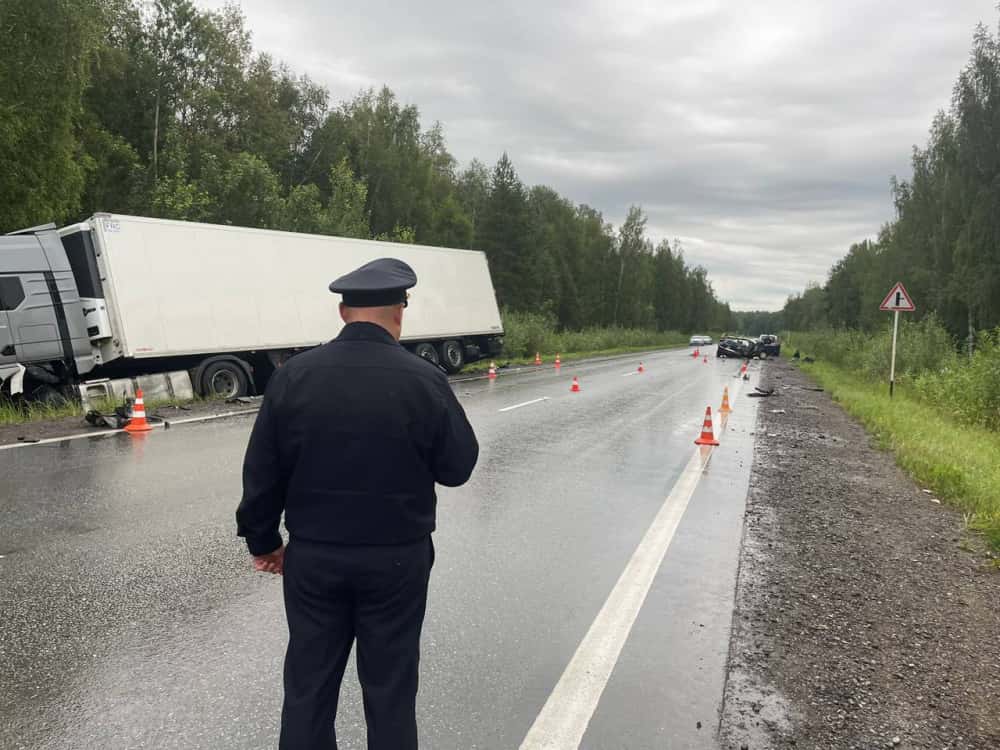 Под Каменском-Уральским "ВАЗ" разбился всмятку, водитель погиб