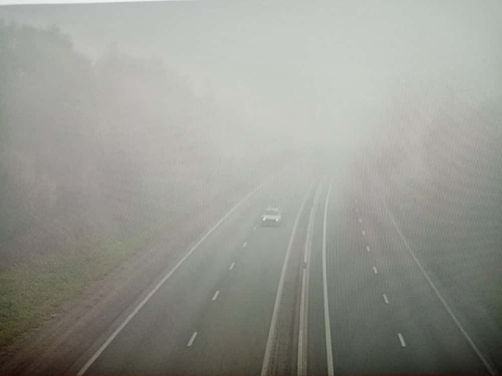 На трассе Екатеринбург — Тюмень из-за тумана осложнилось движение 