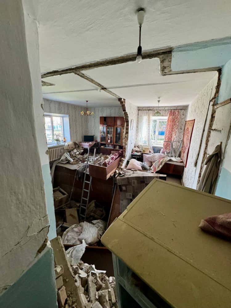 В Троицке в квартире пожилой женщины обрушились перекрытия