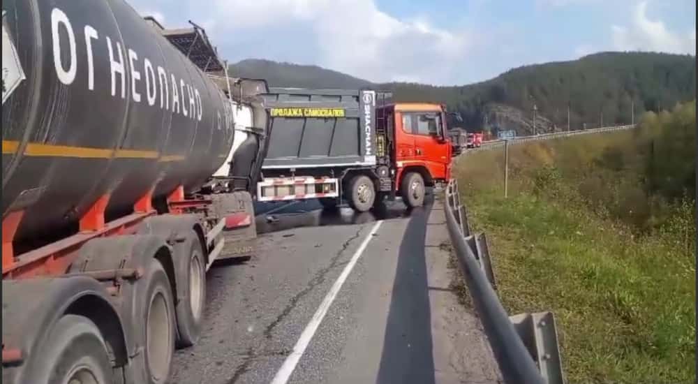 В Челябинской области на трассе столкнулись пять машин 