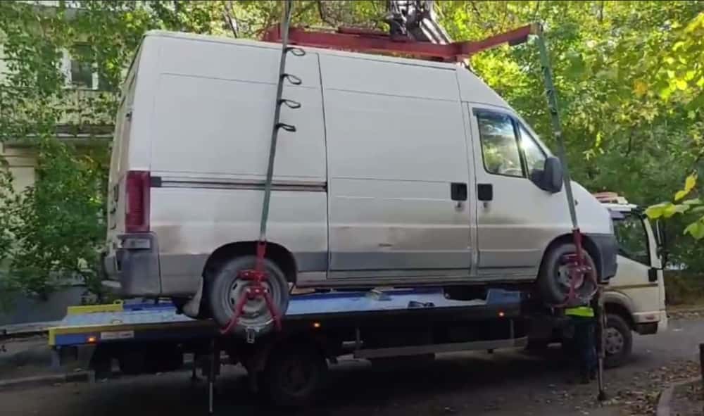 Пристав сменил профессию, чтобы найти автомобиль должника 