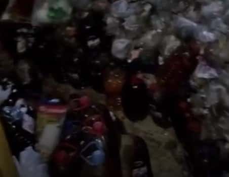 Мусора было до потолка — в Екатеринбурге женщина загадила свою квартиру 