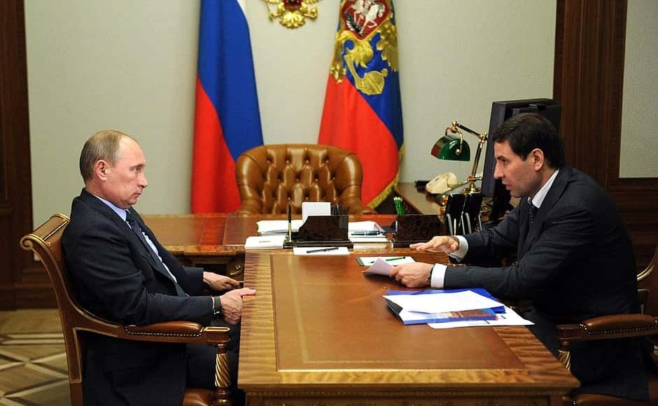 Экс-губернатор, с которым встречались Путин и Медведев, уедет в СИЗО после возвращения в Россию 