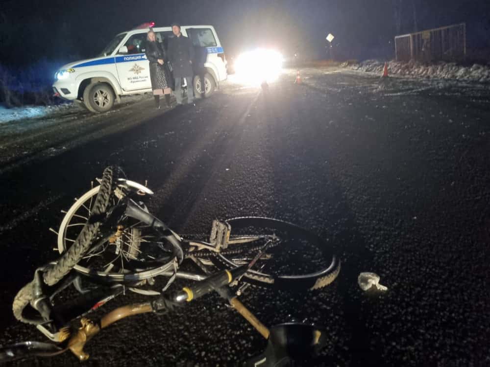 На Урале опасный манёвр при обгоне стал причиной гибели двух подростков на велосипедах 