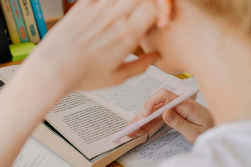 Жительница Тюмени пожаловалась на невозможность отслеживать успеваемость ребёнка 