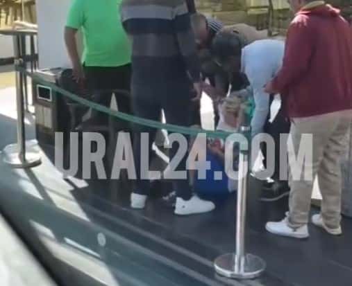 Пьяная туристка из Екатеринбурга не смогла улететь из Египта. Видео 