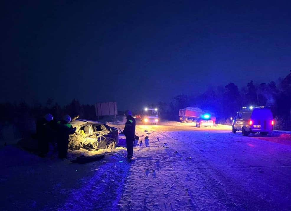 Водитель погиб в Югре при столкновении с грузовиком 