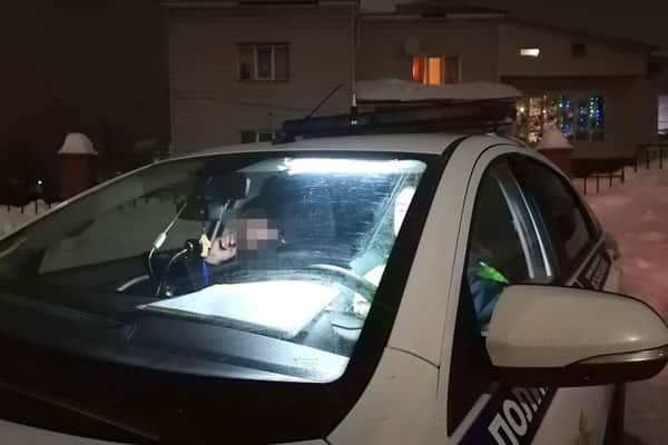 По трассе Екатеринбург — Пермь ограничили движение из-за горевшей фуры 