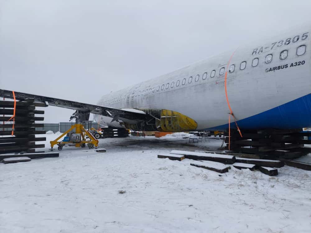 В Новосибирской области заканчивают разбирать самолёт «Уральских авиалиний» 