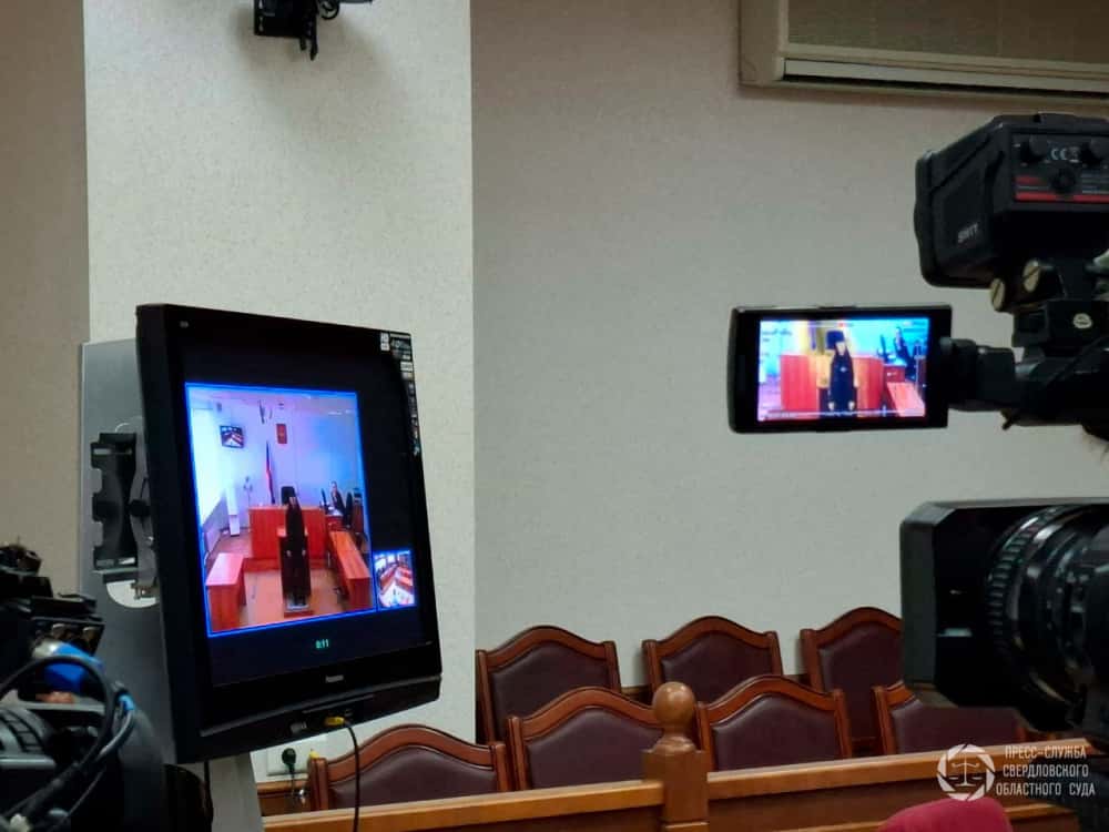 Осквернившая Вечный огонь свердловчанка угодила под суд 