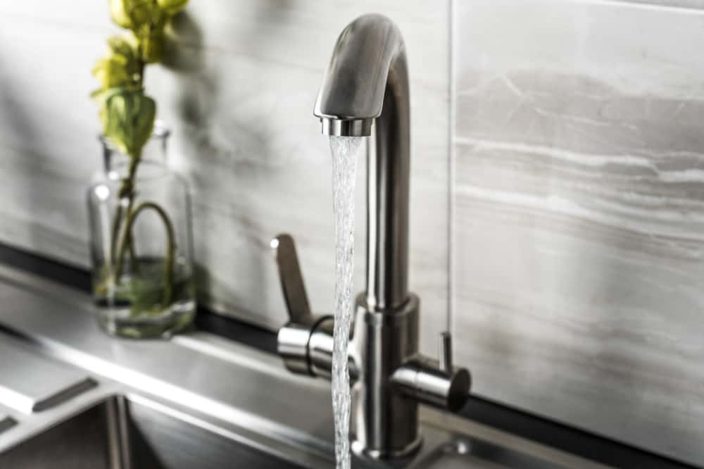 Жильцы многоэтажки в Екатеринбурге лишили соседей воды