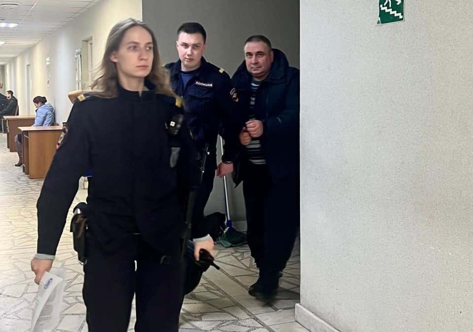 Бывший министр свердловского ЖКХ Смирнов останется в СИЗО ещё на два месяца 