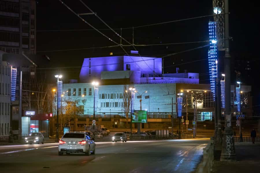 В Екатеринбурге подсветят синим знаковые здания в знак внимания к аутистам