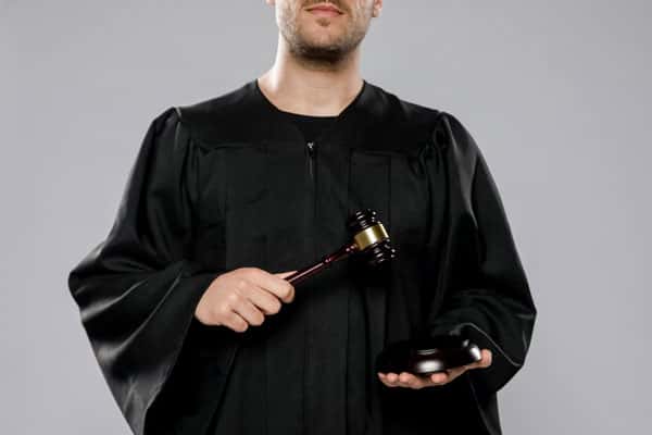 Свердловчанин купил в магазине сантехнику и угодил в полицию 