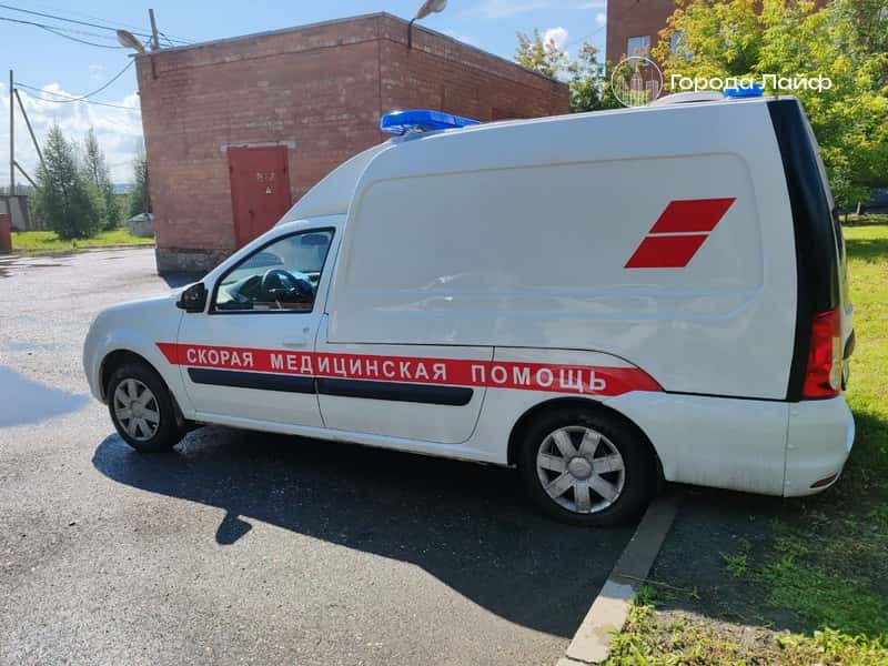 С силой бросила об диван — свердловчанку подозревают в убийстве маленькой дочки 