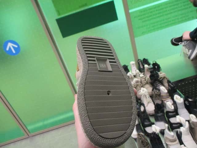 В Екатеринбурге задержали гражданина Китая со 190 полупар обуви 