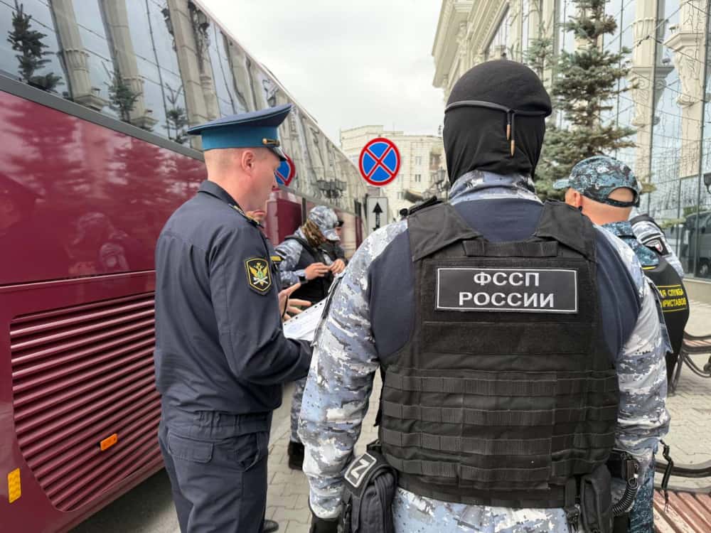 Приставы опечатали входы в ТРЦ «Гринвич» в Екатеринбурге