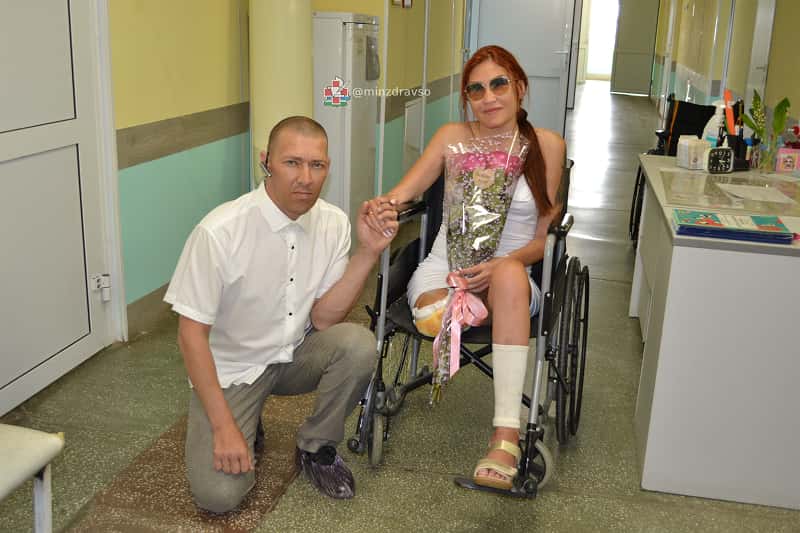 Слепая израильтянка и российский ветеран СВО поженились в больничной палате на Урале 