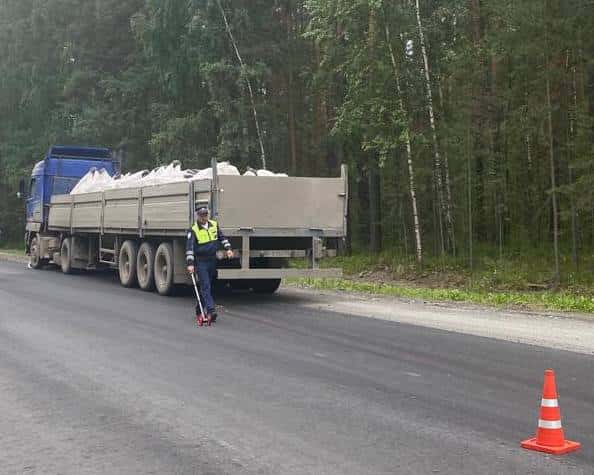 Грузовик «МАЗ» задавил под Асбестом неизвестного мужчину 