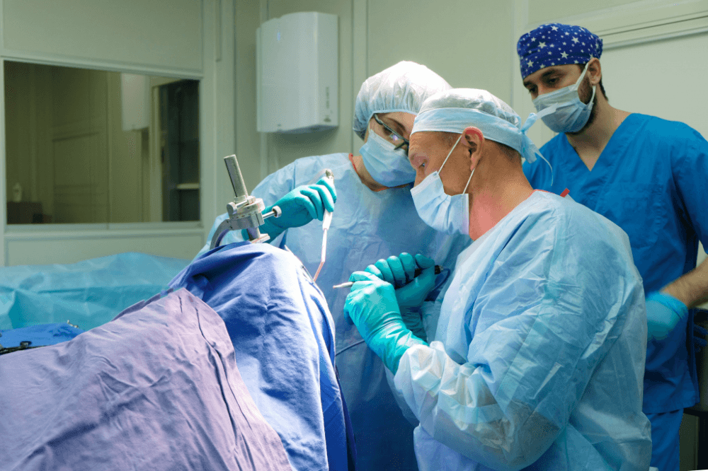 В Свердловском онкоцентре спасли мужчину, у которого росла «вторая голова» 