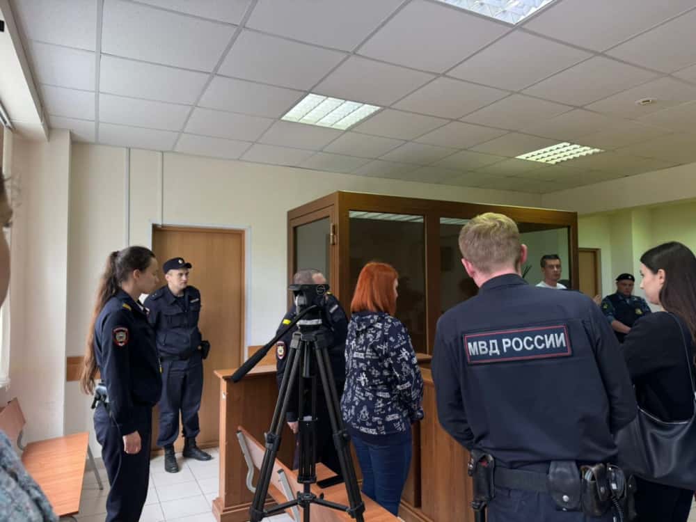 Молодую свердловчанку осудили за истязание и оставление маленькой дочери в опасности 