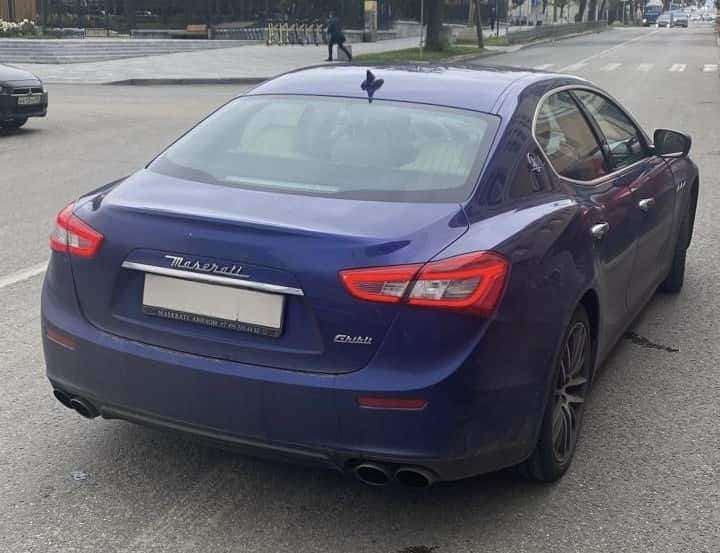 На Урале у женщины арестовали машину из-за крупного долга по налогам 