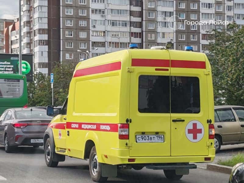 Десятилетний мальчик получил травмы в Екатеринбурге при падении из окна школы 