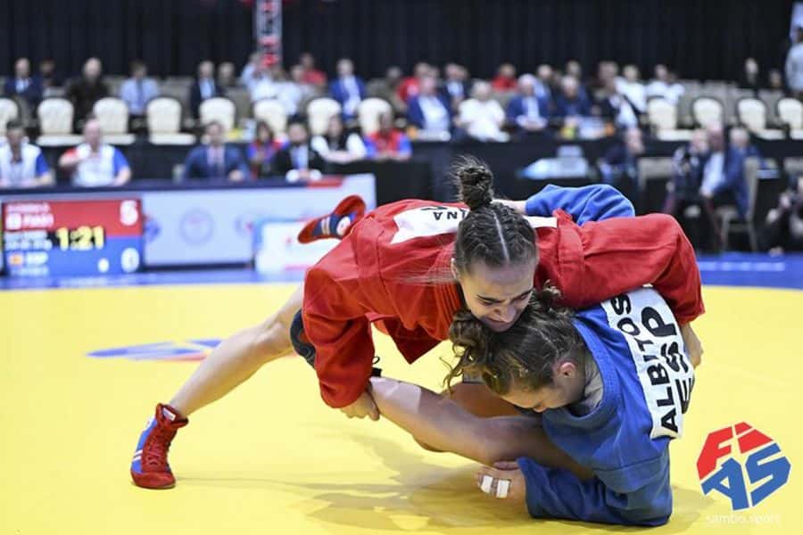 Четыре медали привезли свердловчанки с мирового первенства по самбо 