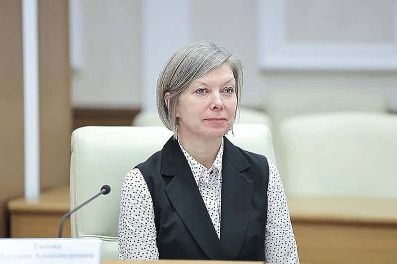 Опасная мода среди подростков Екатеринбурга — снова катаются на «колбасе» трамвая