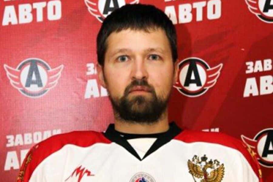 Сердце остановилось на льду: в Екатеринбурге умер хоккеист во время игры