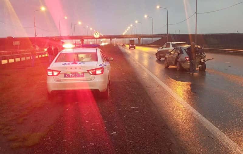 ДТП на подъезде к Екатеринбургу: пострадал водитель «Лады Гранты»