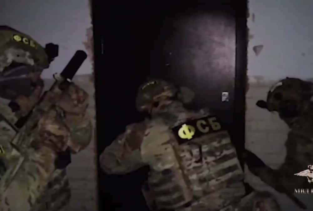 В Челябинской и Свердловской областях задержали группу, похищавшую выплаты участникам СВО