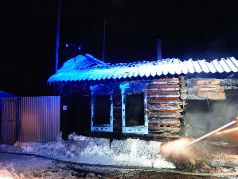 В Тюменской области сгорел дом — погиб человек 