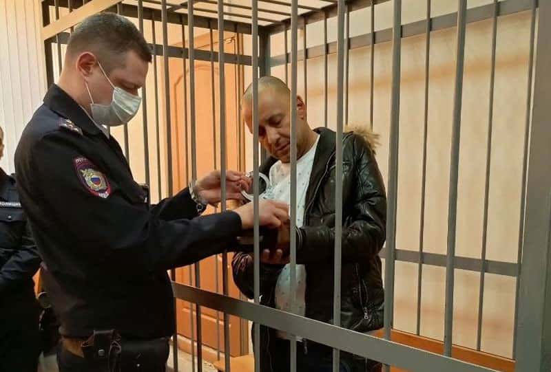 Суд в Екатеринбурге продлил задержание обвиняемому в покушении на заказное убийство